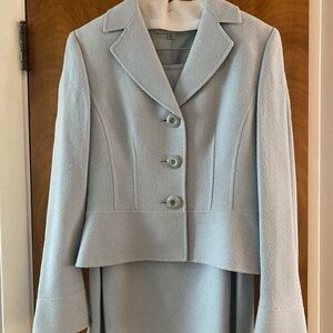 🩵Vintage Tahari suit